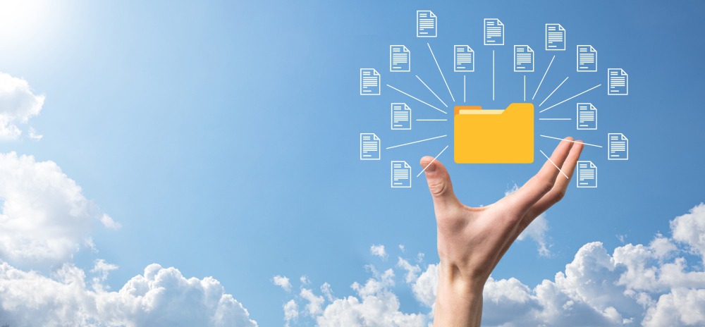 The Paperless Way to Keep Track of Contacts Using Modern Technology